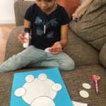 Sophia builds a bear using circle shapes