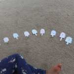 Harnam ordering ice creams 1-10 and 10-1 only legs in photo